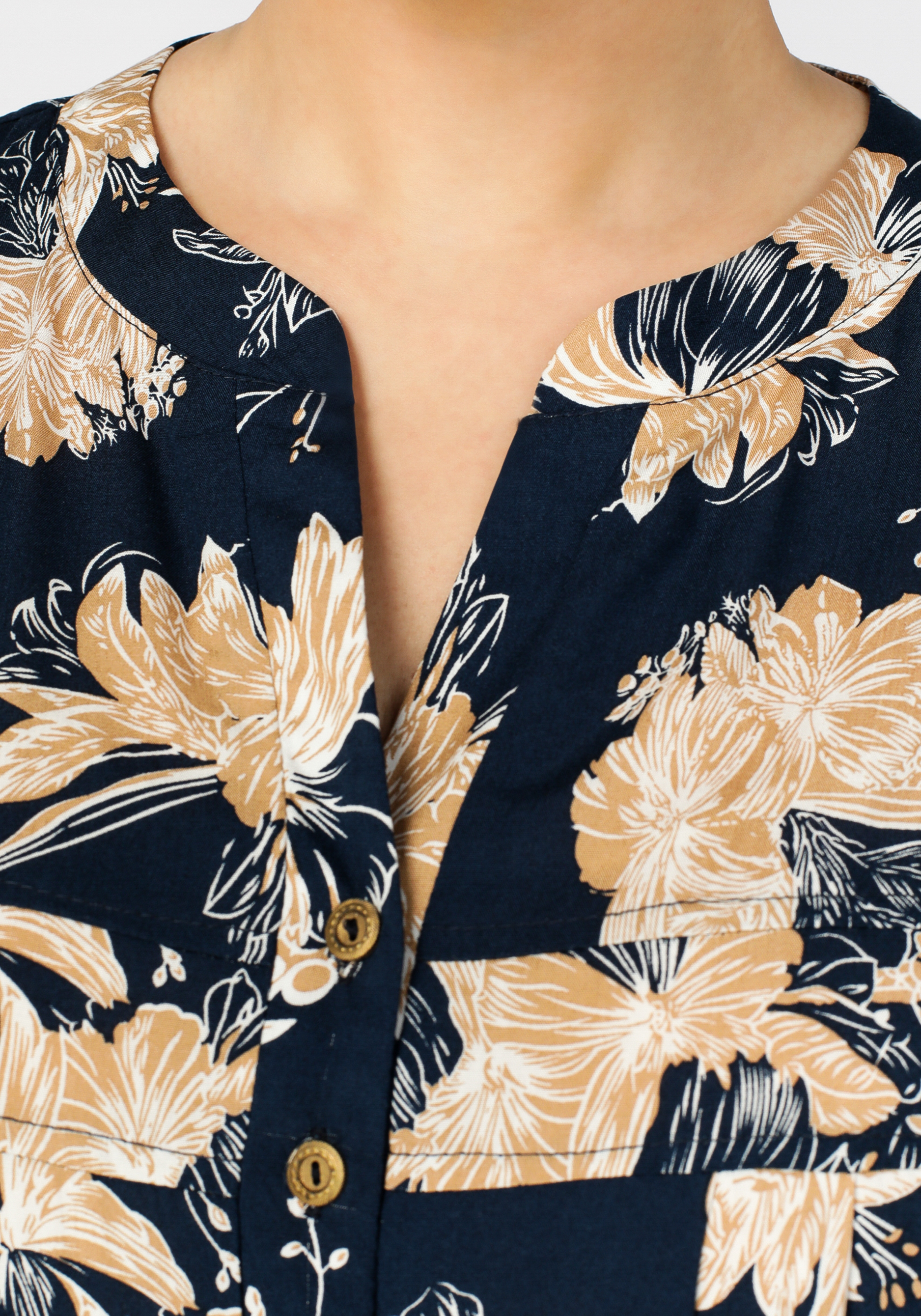 Блуза на пуговицах с принтом "Эльза", цвет черный, размер 50 - фото 8