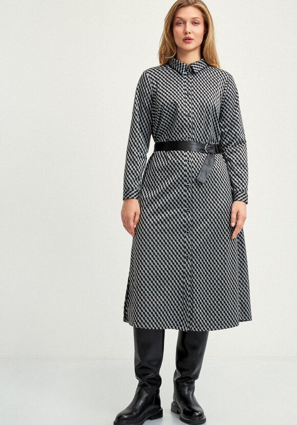 Платье-рубашка с длинным рукавом на манжете шир.  580, рис. 4