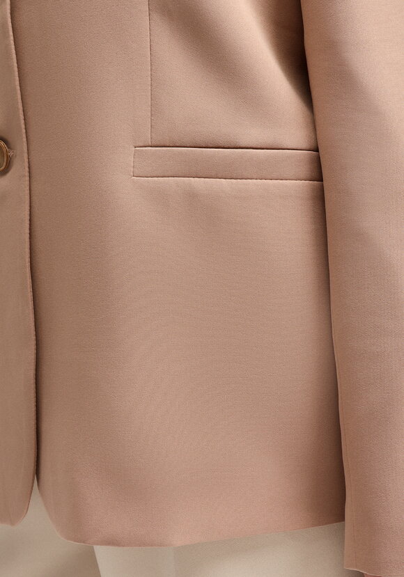 Пиджак с асимметричной шлицей по спинке шир.  580, рис. 4