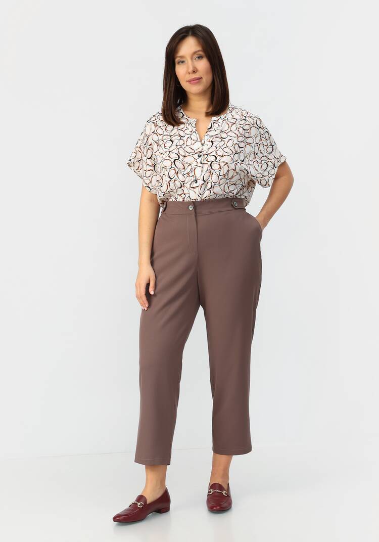 Брюки с декоративными хлястиками шир.  750, рис. 6