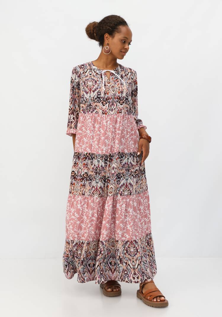 Платье с ярусами и комбинированным принтом шир.  750, рис. 8