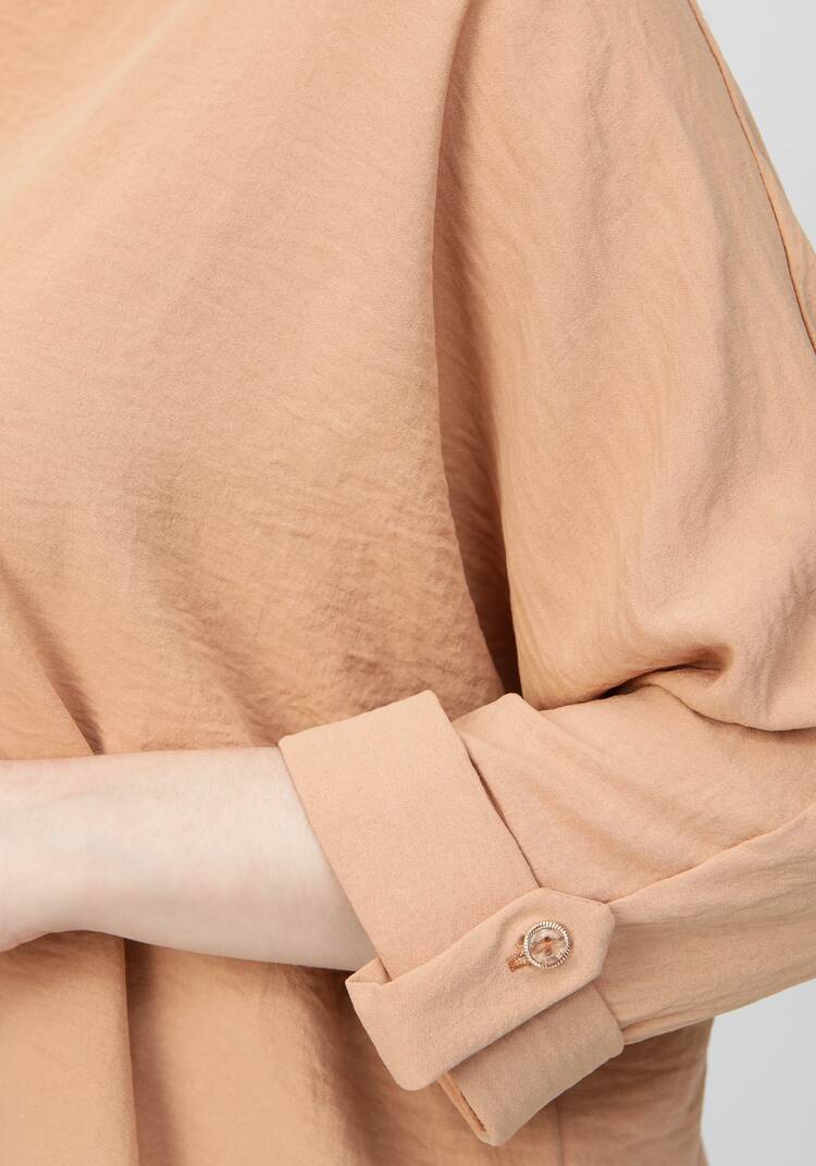 Блуза с патой на рукавах шир.  750, рис. 42