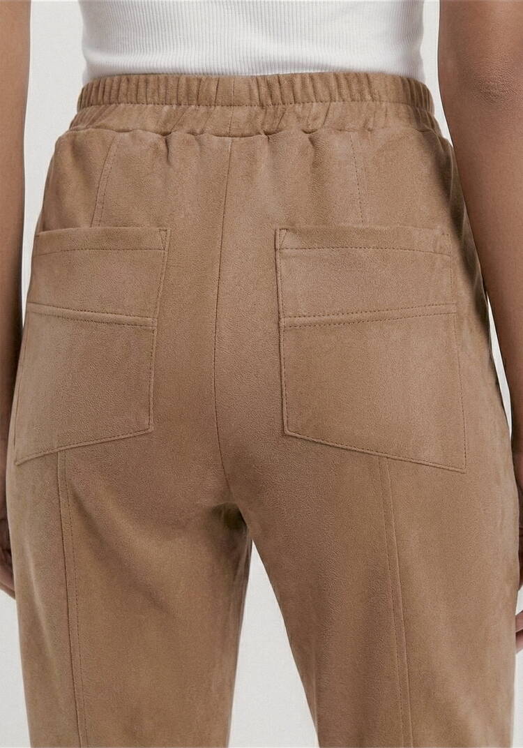 Брюки с фигурными рельефами шир.  750, рис. 15