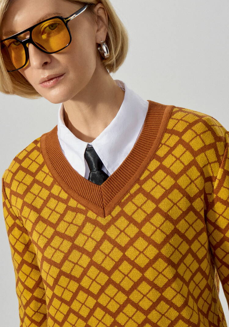 Джемпер женский с V-образным вырезом шир.  750, рис. 25