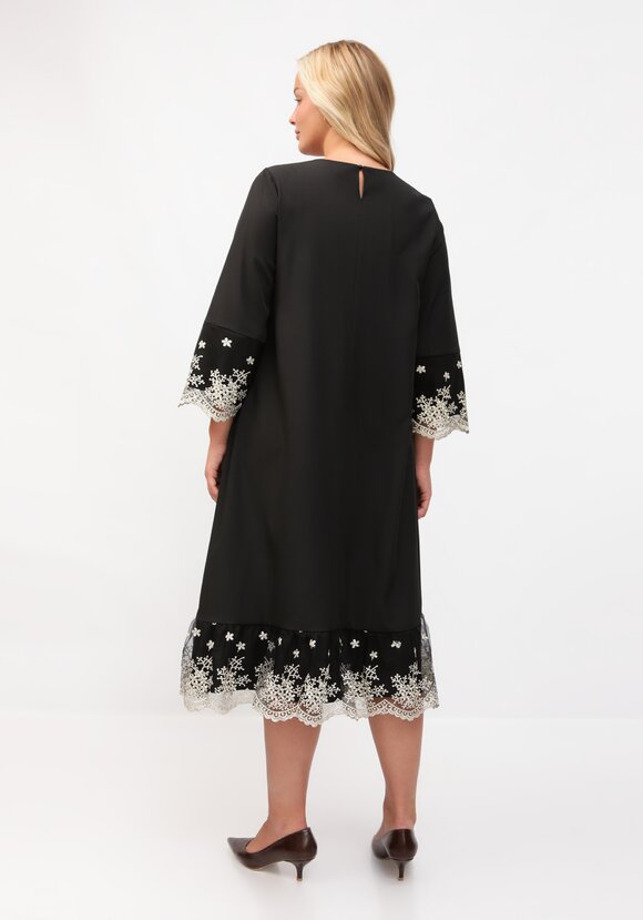 Платье с отделкой кружевом шир.  580, рис. 27