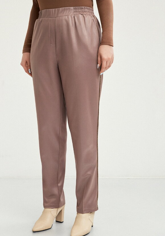 Брюки прямые с кантами по бокам шир.  580, рис. 19