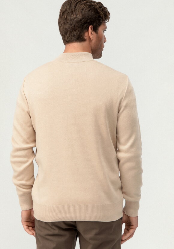 Джемпер с воротником-стойкой на молнии шир.  580, рис. 20