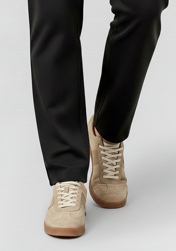 Брюки с цельнокроеным поясом на резинке шир.  580, рис. 12