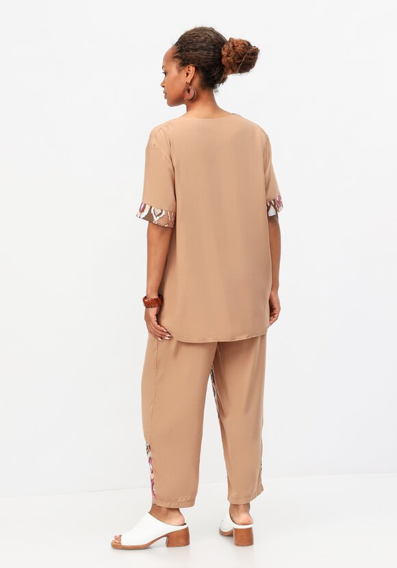 Костюм с асимметричными вставками шир.  580, рис. 2