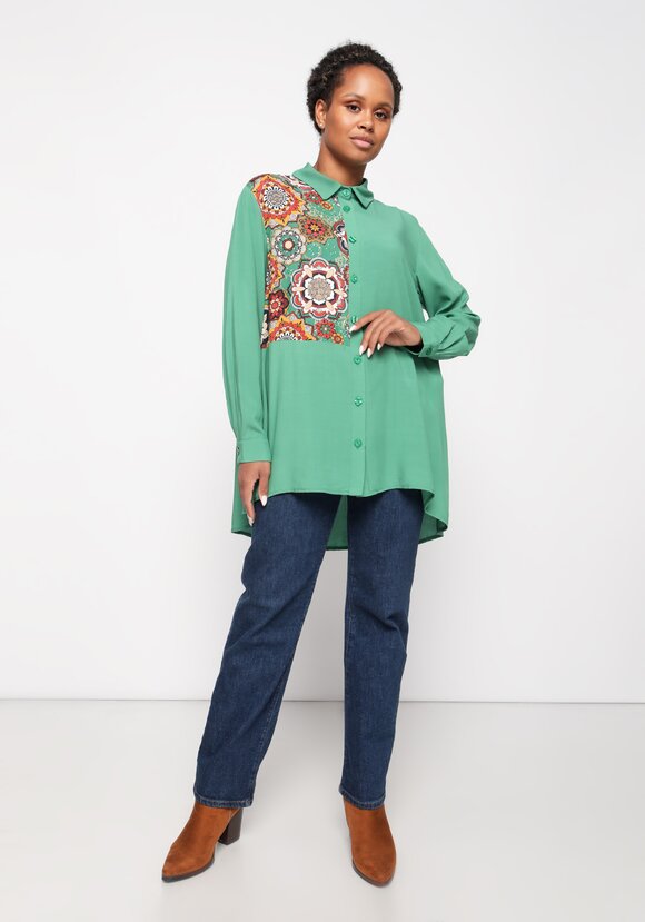 Рубашка оверсайз с декоративной отделкой шир.  580, рис. 7