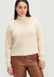 Джемпер прямого силуэта с высоким воротом