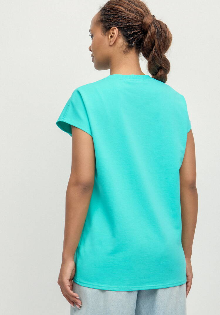 Футболка из трикотажа со спущенным плечом шир.  750, рис. 33