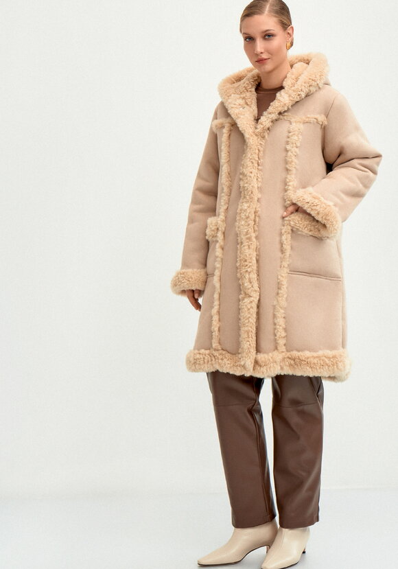 Полупальто с экомехом Раиля шир.  580, рис. 1