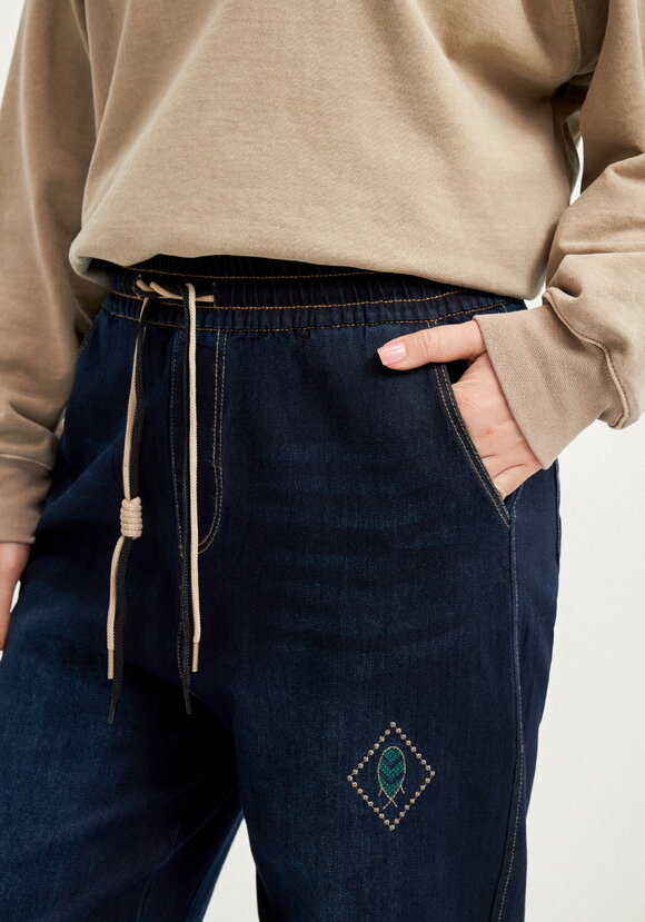 Брюки бананы с миниатюрной вышивкой шир.  580, рис. 5