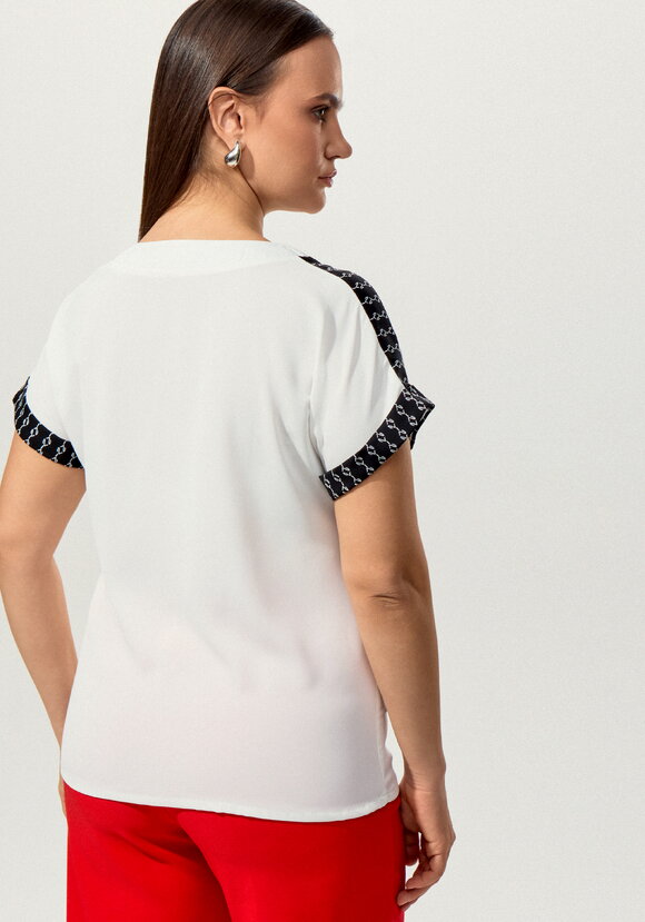 Блуза с боковым нагрудным карманом шир.  580, рис. 9