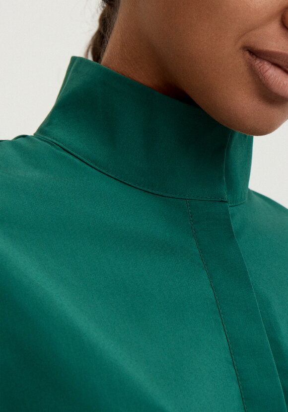 Рубашка с отложным воротом стойкой шир.  580, рис. 7