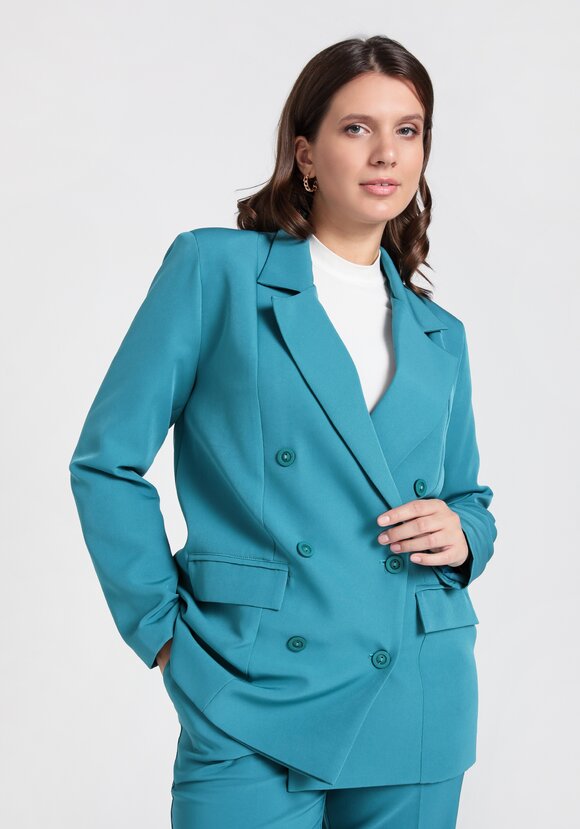 Жакет двубортный на подкладке шир.  580, рис. 31