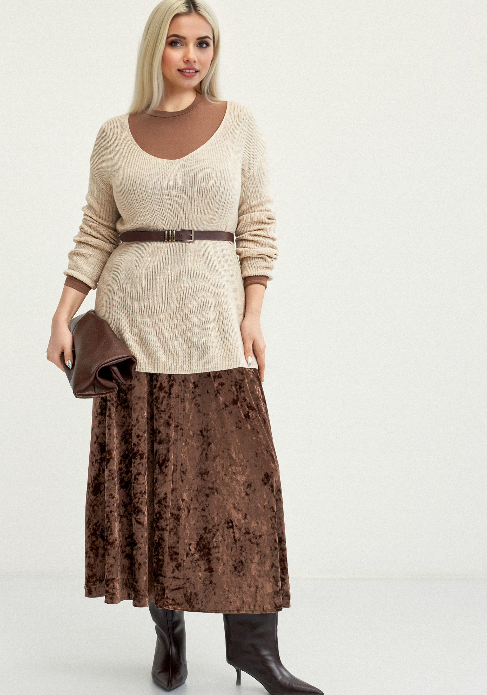 Юбка полусолнце из бархата 3999₽