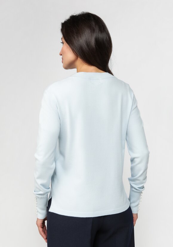 Джемпер с декором из жемчуга по горловине шир.  580, рис. 24