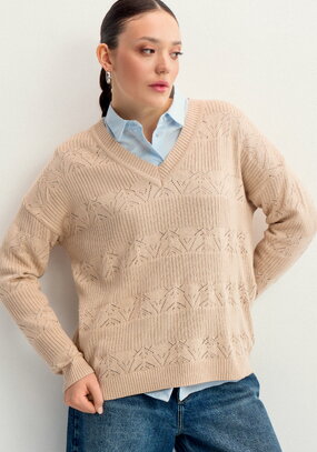 Джемпер с V-образным вырезом ажурный