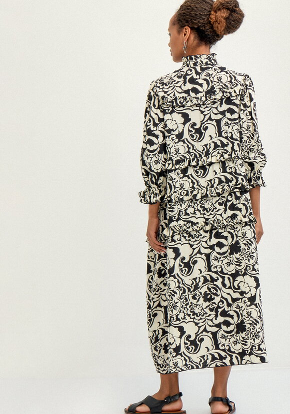 Платье с ярусами и обьёмным рукавом шир.  580, рис. 11