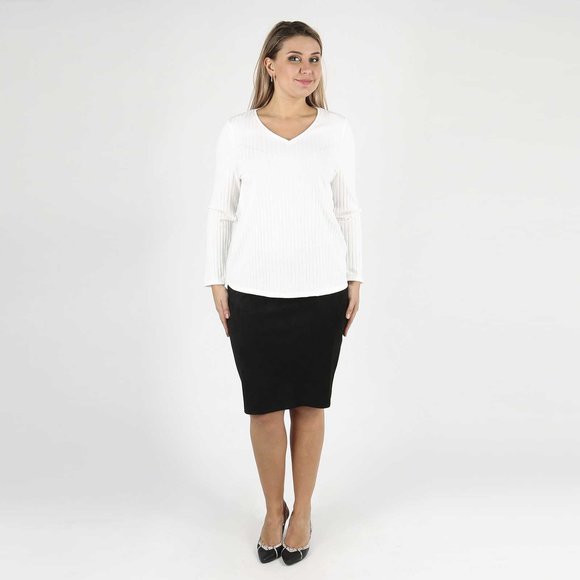 Блузка с V-образным вырезом прямого кроя шир.  580, рис. 1