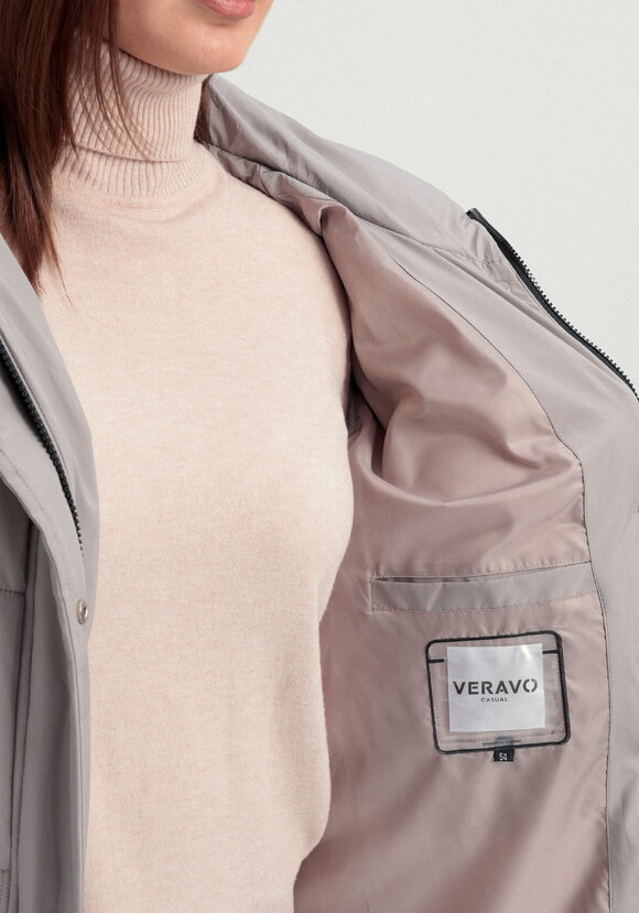 Пуховик стеганый с асимметричными карманами шир.  580, рис. 17