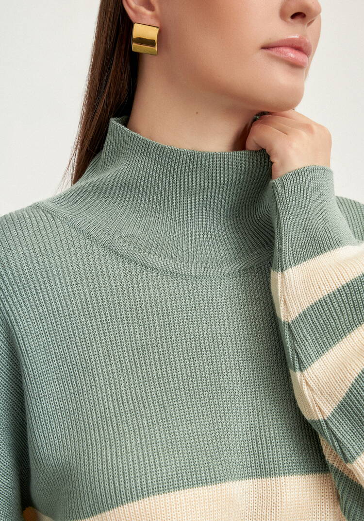 Джемпер с декоративными пуговицами в полоску шир.  750, рис. 13