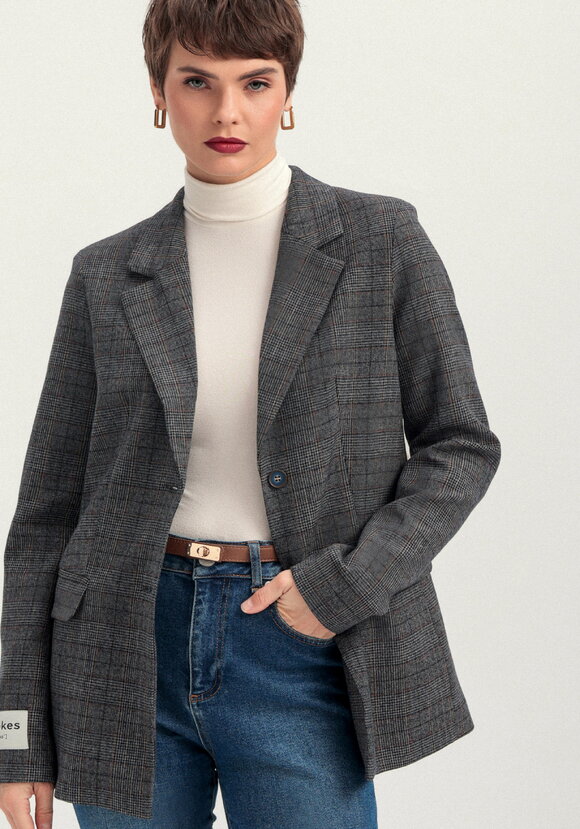 Пиджак с нашивкой на рукаве шир.  580, рис. 1