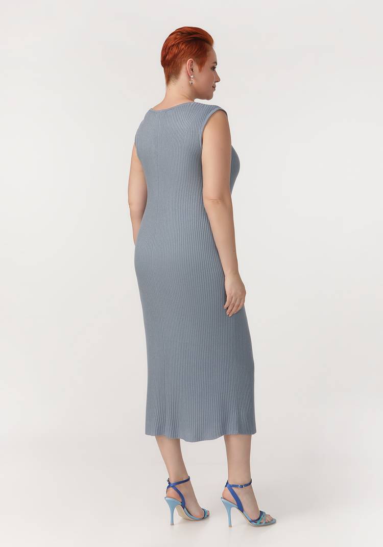 Сарафан прямой с V-образным вырезом шир.  750, рис. 5