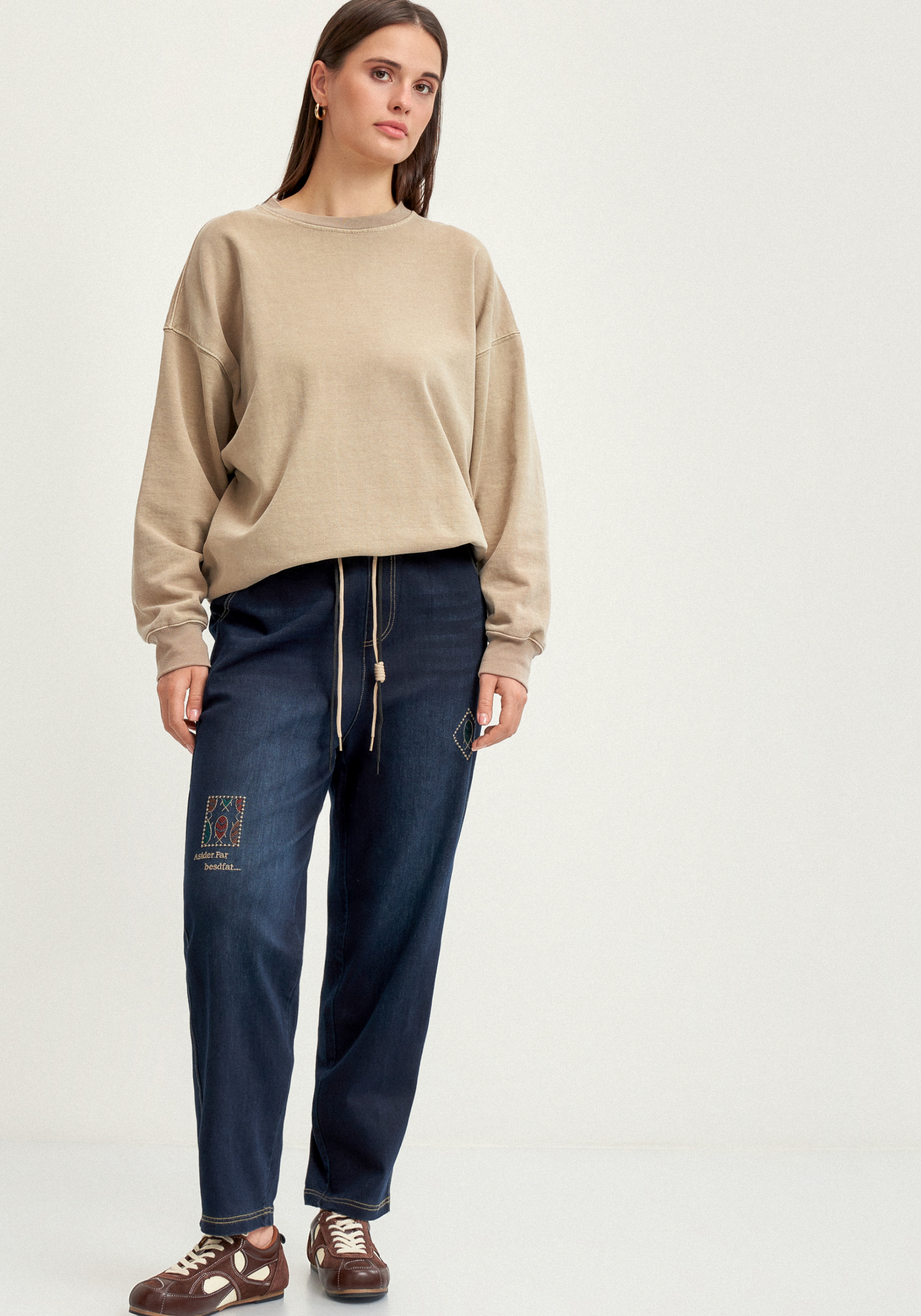 

Брюки бананы с миниатюрной вышивкой, Синий