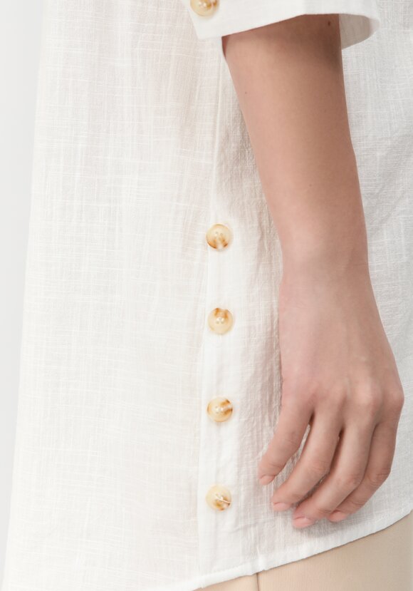 Туника с декоративными пуговицами Тина шир.  580, рис. 25