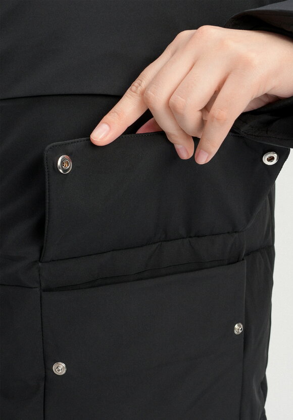 Пуховик стеганый с накладными карманами шир.  580, рис. 37