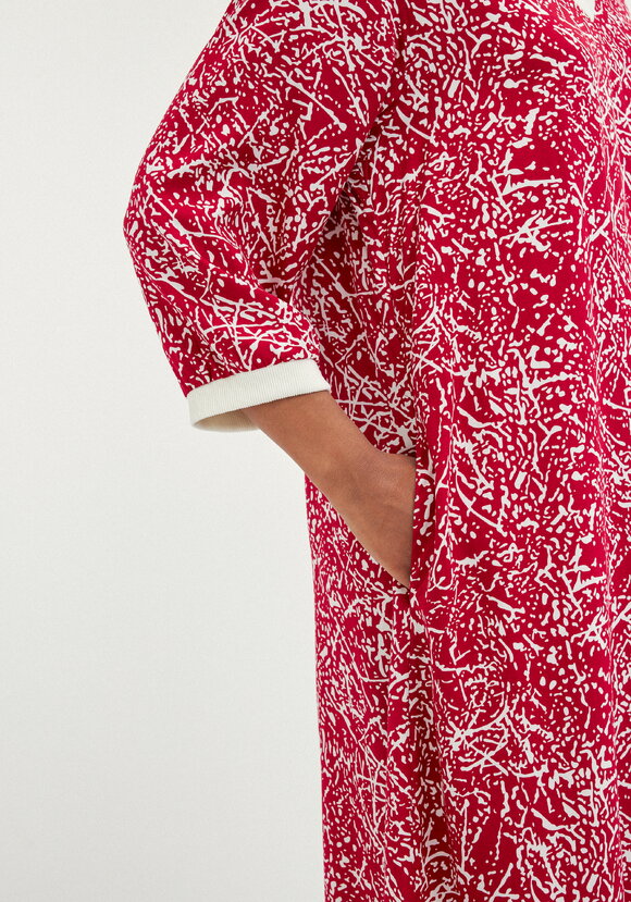 Платье А-силуэта с контрастной отделкой шир.  580, рис. 14