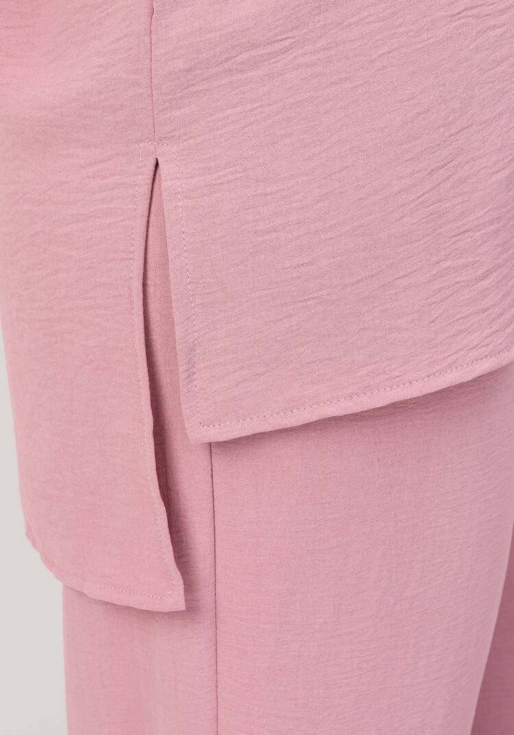 Костюм: брюки и блуза с лаконичным принтом шир.  750, рис. 48