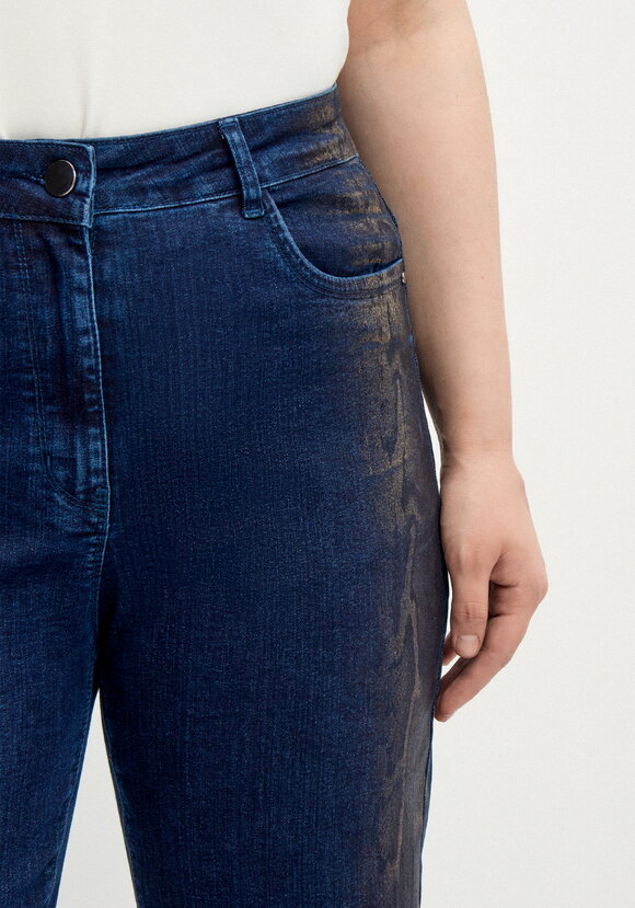 Джинсы со змеиным принтом и напылением шир.  580, рис. 6