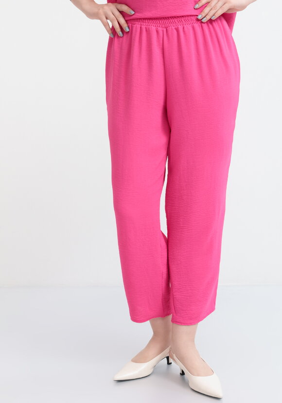 Костюм с брюками из легкой ткани шир.  580, рис. 4