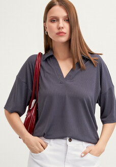 Поло с отложным воротником в рубчик