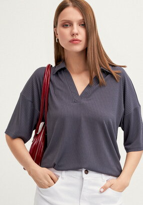 Поло с отложным воротником в рубчик