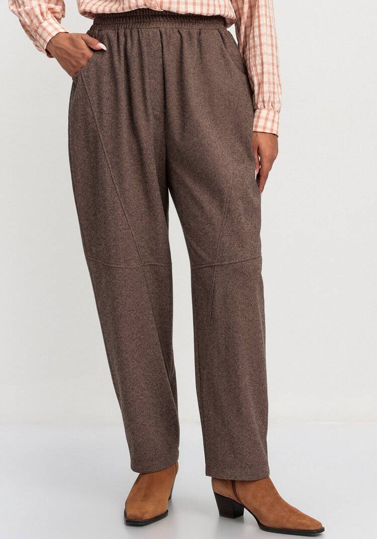 Брюки свободного кроя зауженные к низу шир.  750, рис. 11