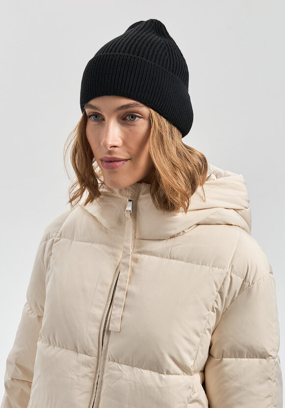 Шапка Жасмин шир.  580, рис. 22