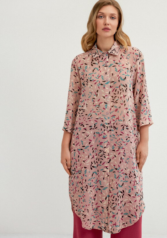 Рубашка с рукавом 7/8 и патами шир.  580, рис. 13