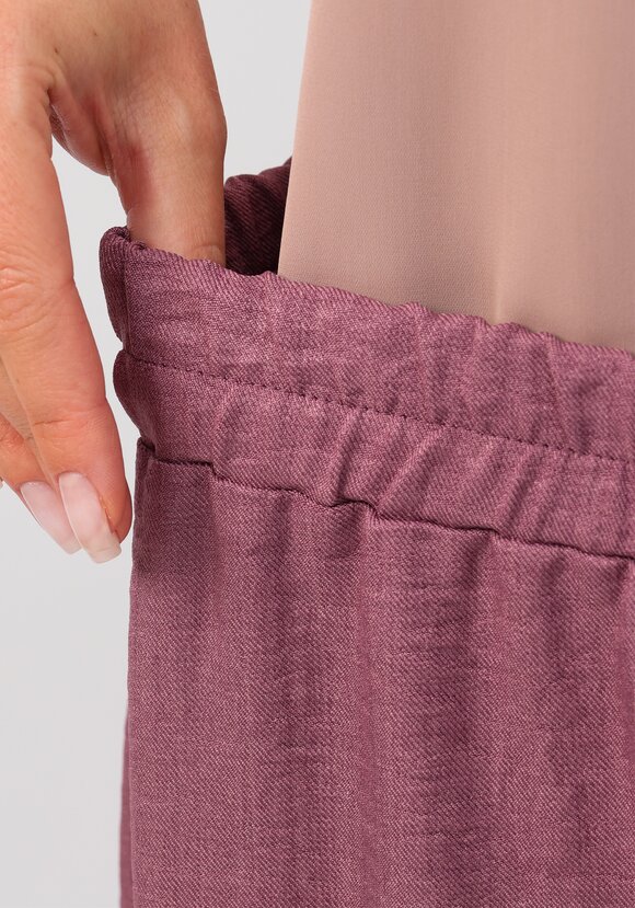 Брюки свободного кроя на резинке по поясу шир.  580, рис. 21