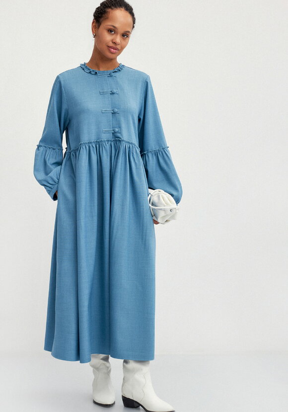 Платье с обьемными рукавами шир.  580, рис. 7