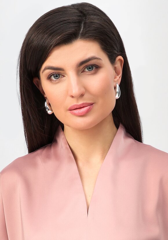 Блуза с V-образным вырезом с коротким рукавом шир.  580, рис. 6