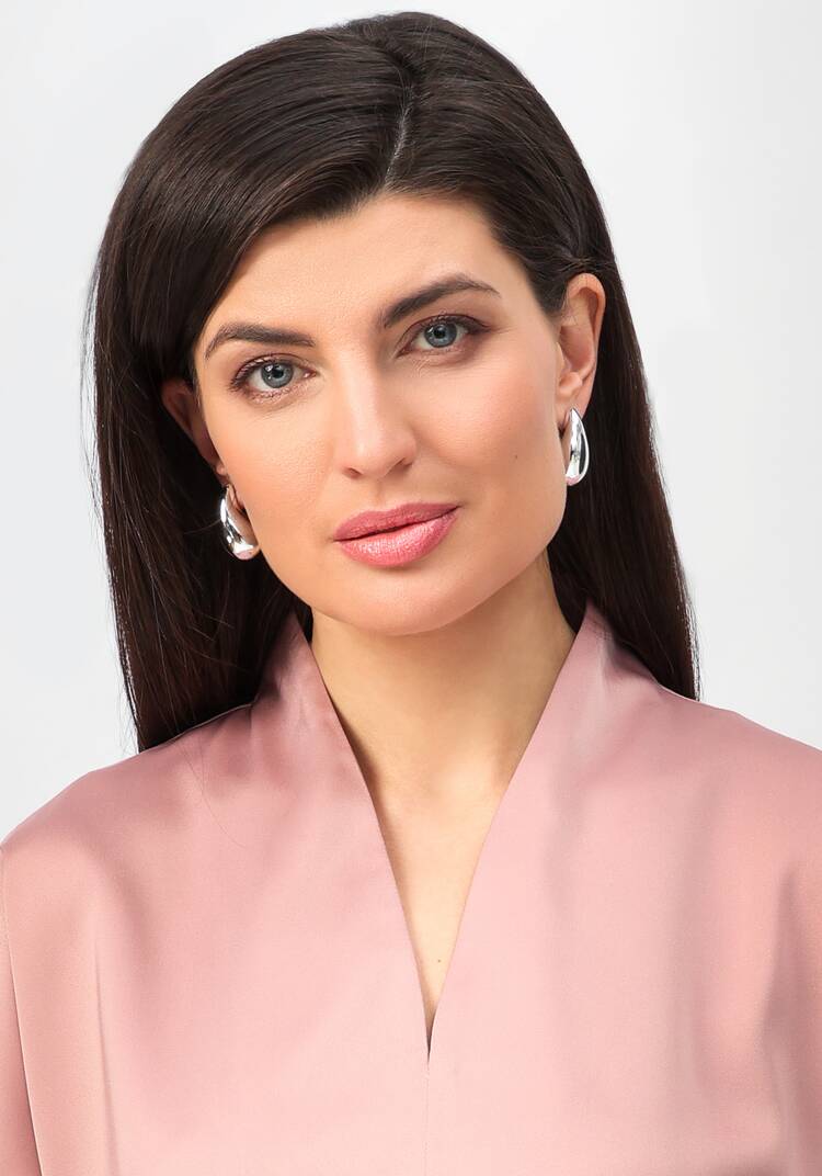 Блуза с V-образным вырезом с коротким рукавом шир.  750, рис. 6