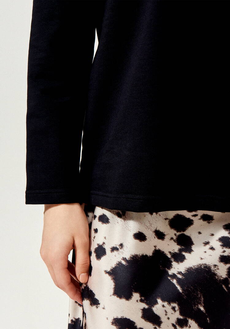 Лонгслив с нашивкой на спине шир.  750, рис. 41