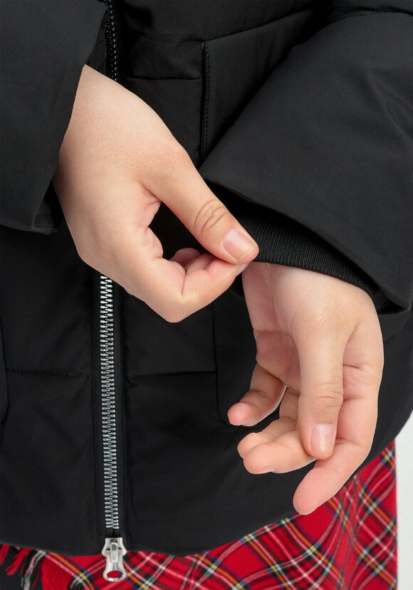 Пуховик стеганый с накладными карманами шир.  580, рис. 39