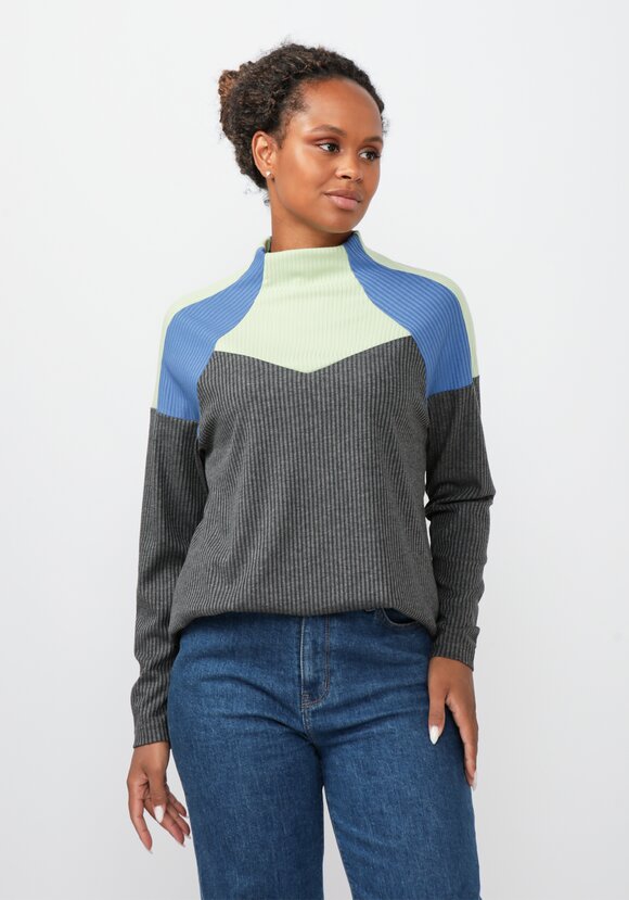 Джемпер Сарина шир.  580, рис. 22