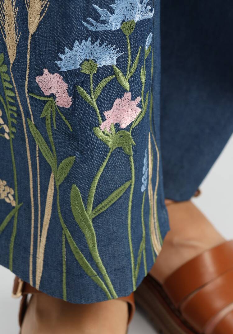 Брюки с вышивкой по низу шир.  750, рис. 16